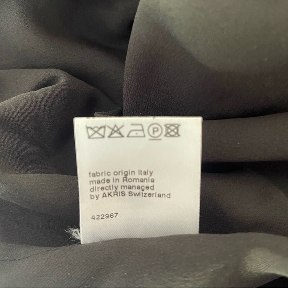 AKRIS Punto Silk Ruffle Sleeve Black long sleeve Top Size 8 37936 - Picture 6 of 8